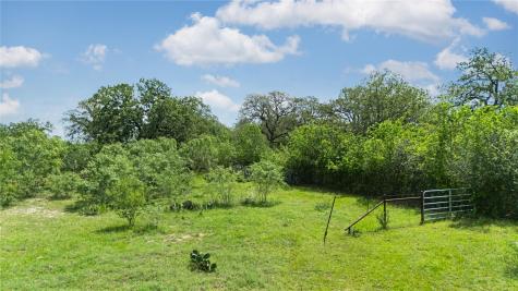2612 Roosevelt Drive Kingsbury TX 78638