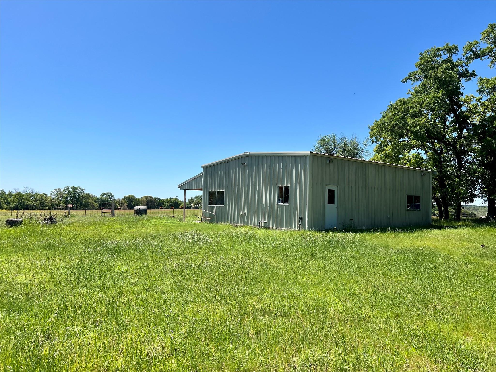 2542 County Road 306 Lexington TX 78947