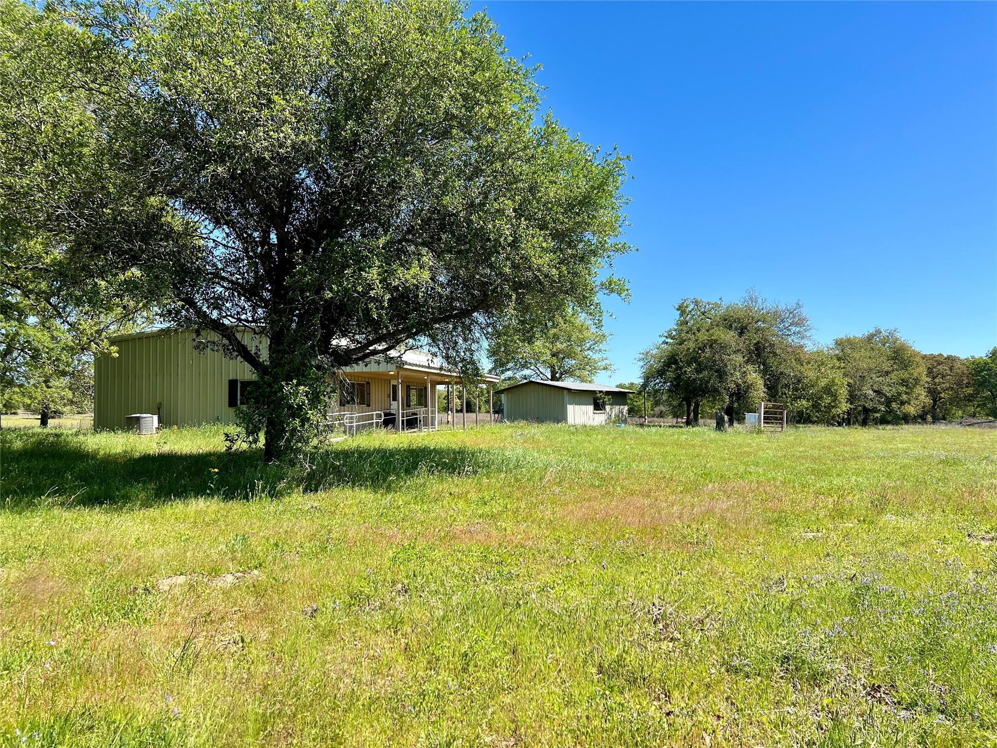 2542 County Road 306 Lexington TX 78947