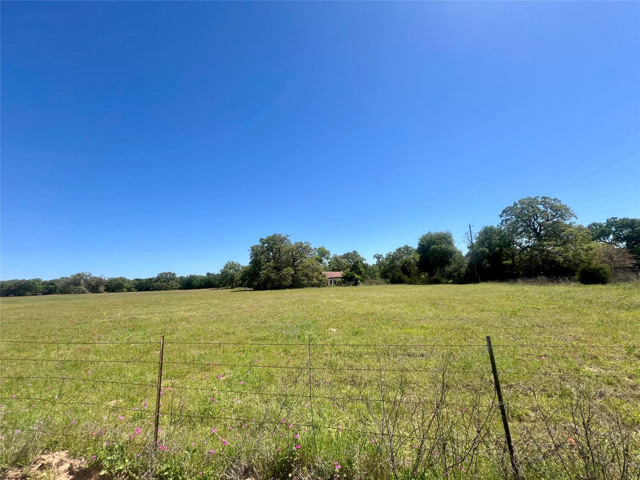 2542 County Road 306 Lexington TX 78947