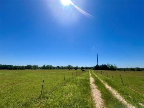 2542 County Road 306 Lexington TX 78947