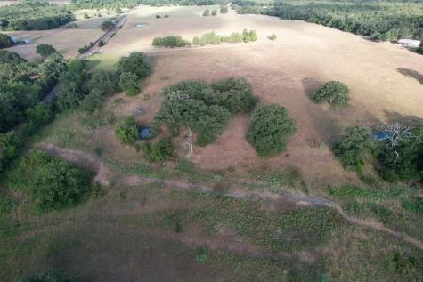 2542 County Road 306 Lexington TX 78947