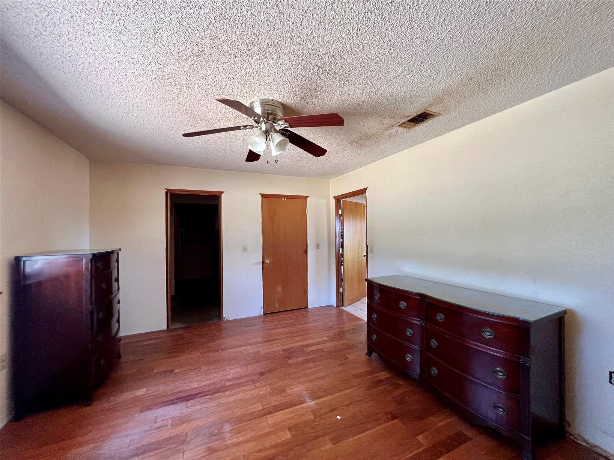 2542 County Road 306 Lexington TX 78947