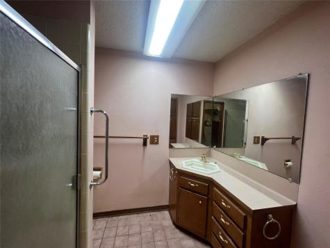 2542 County Road 306 Lexington TX 78947