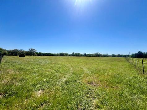 2542 County Road 306 Lexington TX 78947