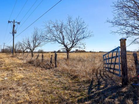 1015 E Main Street Troy TX 76579