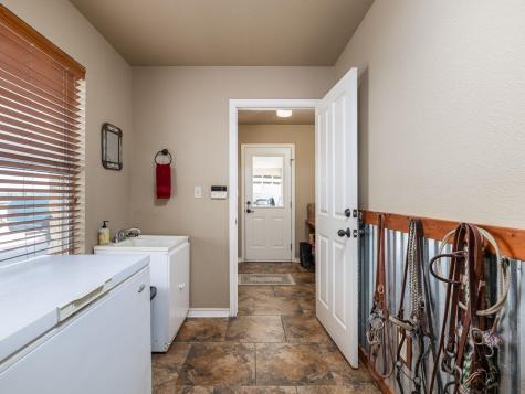 1801 County Road 470 Coupland TX 78615