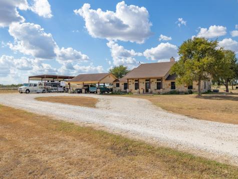 1801 County Road 470 Coupland TX 78615