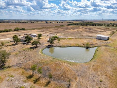 1801 County Road 470 Coupland TX 78615