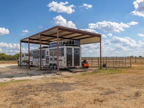 1801 County Road 470 Coupland TX 78615