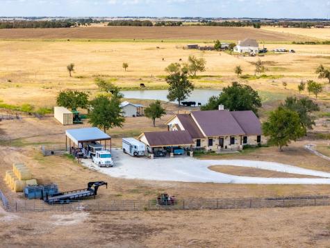 1801 County Road 470 Coupland TX 78615