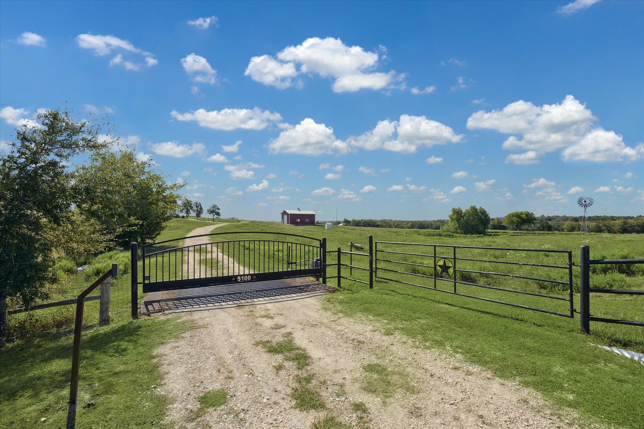 5100 Jaeger Road Burton TX 77835