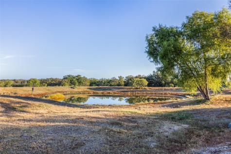 3270 Fm 671 Luling TX 78648