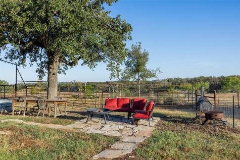 3270 Fm 671 Luling TX 78648
