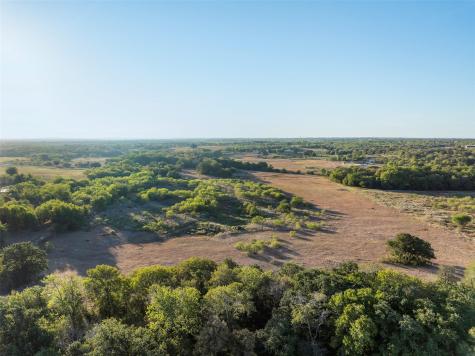 3270 Fm 671 Luling TX 78648