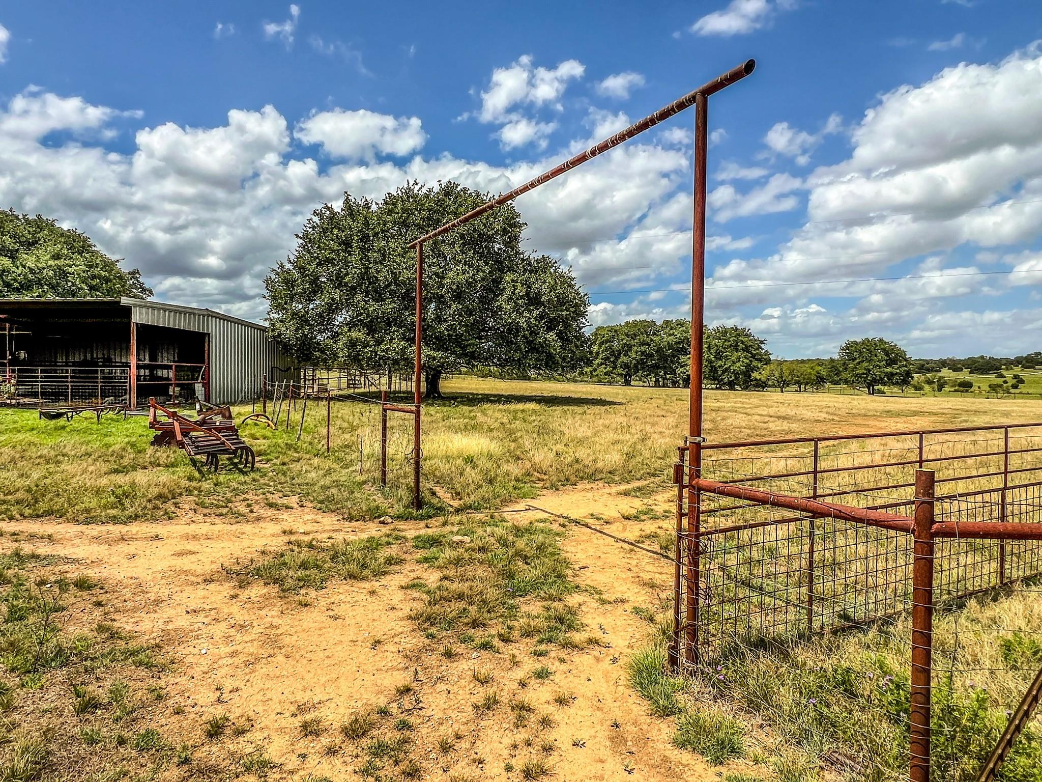 1220 County Road 225 Briggs TX 78608