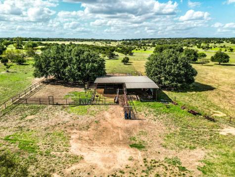 1220 County Road 225 Briggs TX 78608