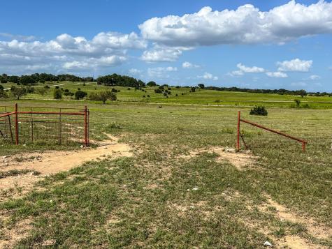 1220 County Road 225 Briggs TX 78608