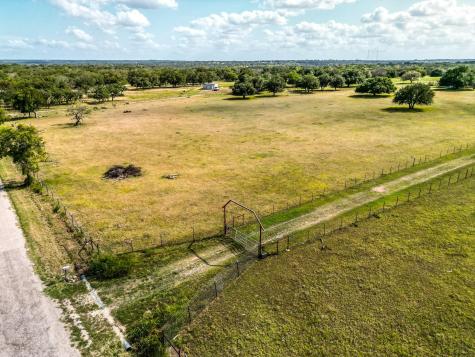 1220 County Road 225 Briggs TX 78608