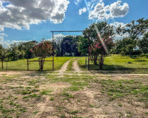 1220 County Road 225 Briggs TX 78608