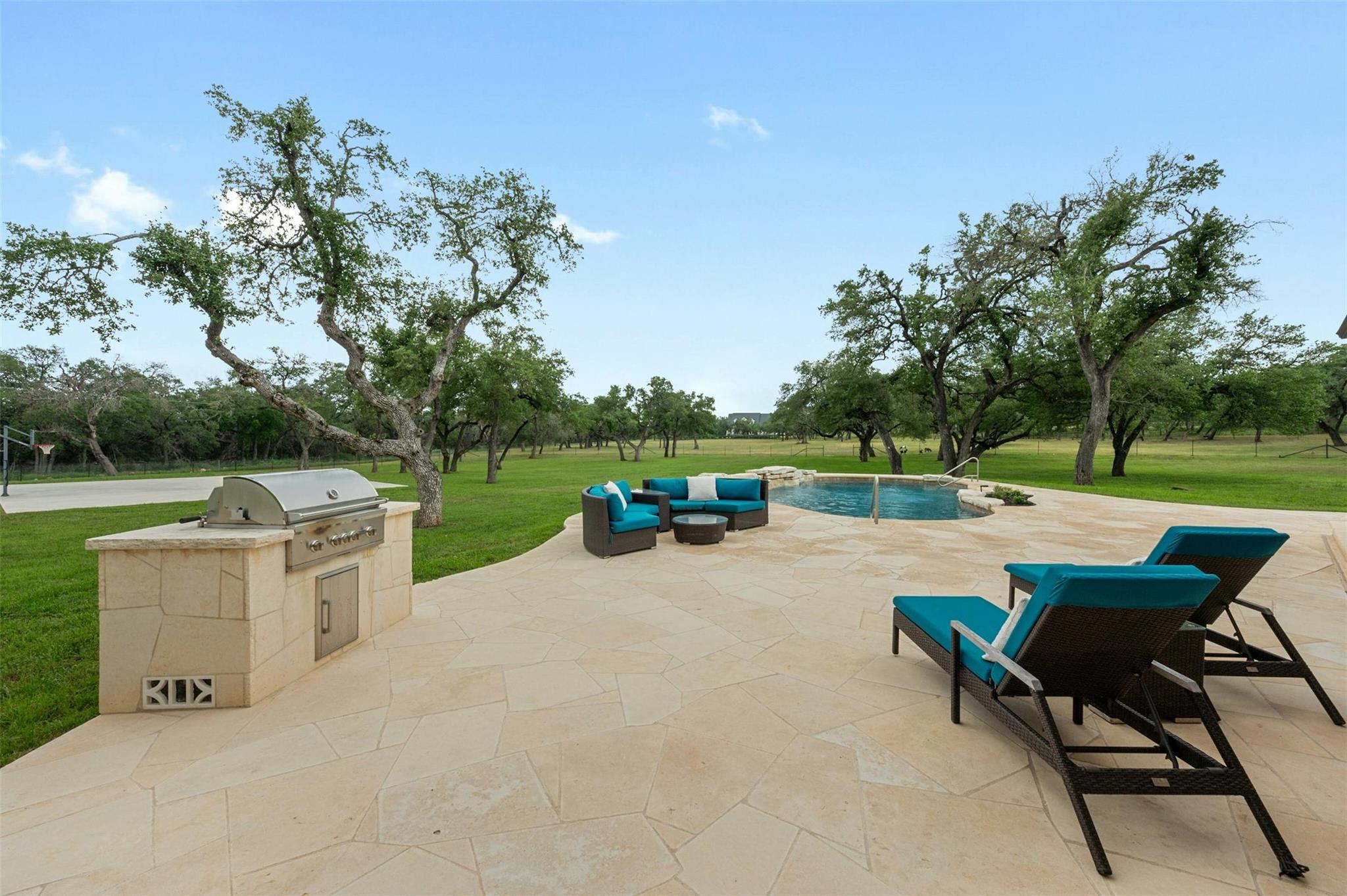 333 Stallion Lane Dripping Springs TX 78620