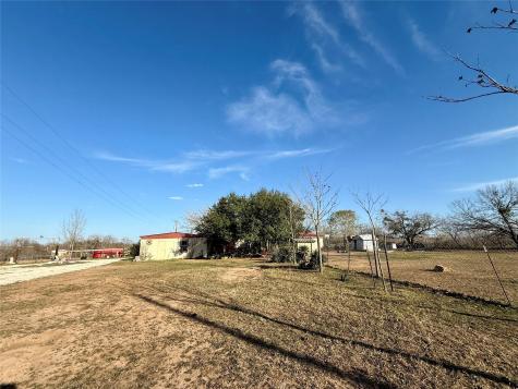 685 Fox Lane Lockhart TX 78644