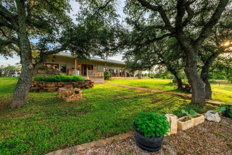 3724 Ranch Road 3347 Round Mountain TX 78663