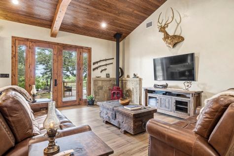 3724 Ranch Road 3347 Round Mountain TX 78663
