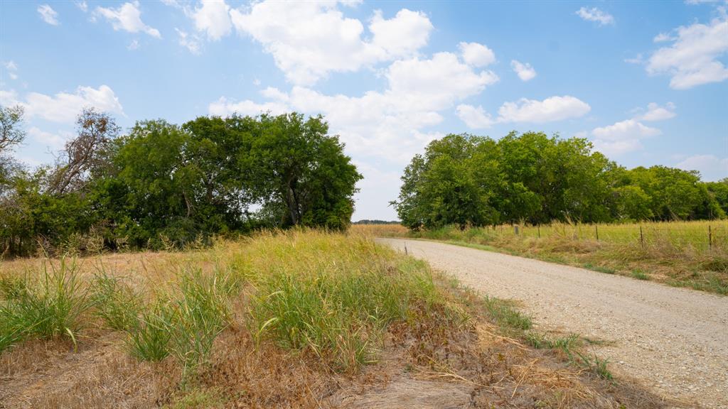 5647 Creek 429 Thorndale TX 76577