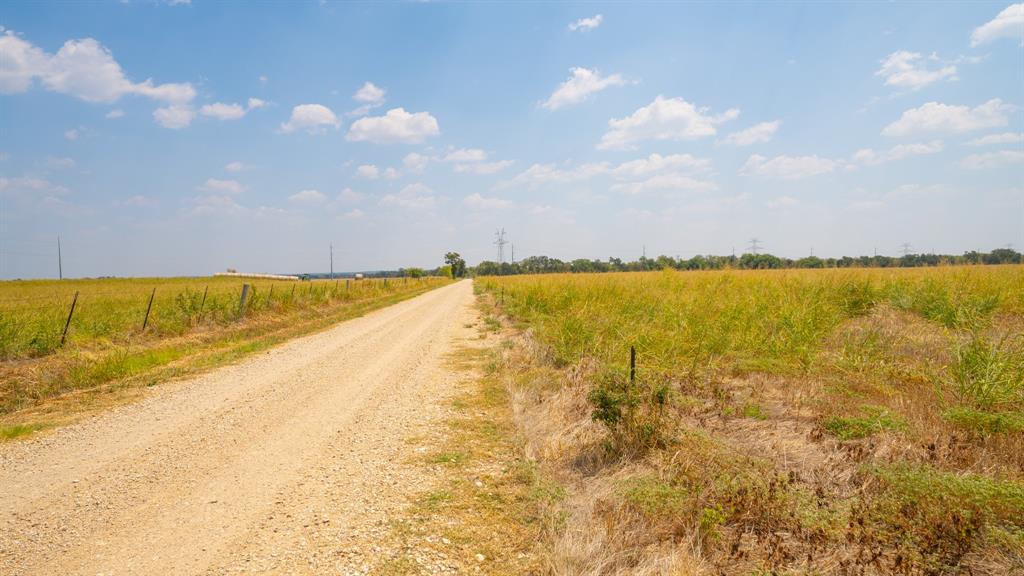 5647 Creek 429 Thorndale TX 76577