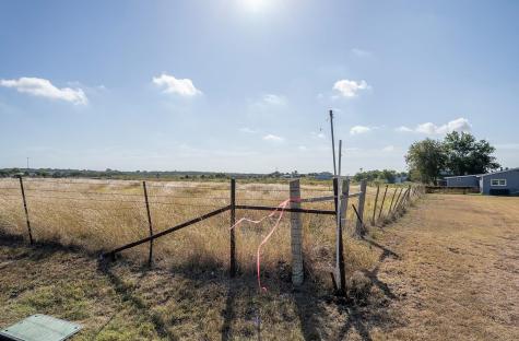 1841 County Road 305 Jarrell TX 76537