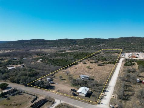 831 Magers Road Concan TX 78838