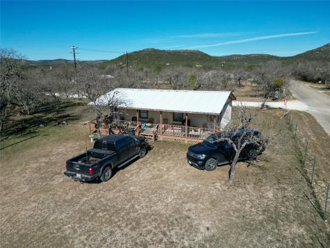 831 Magers Road Concan TX 78838