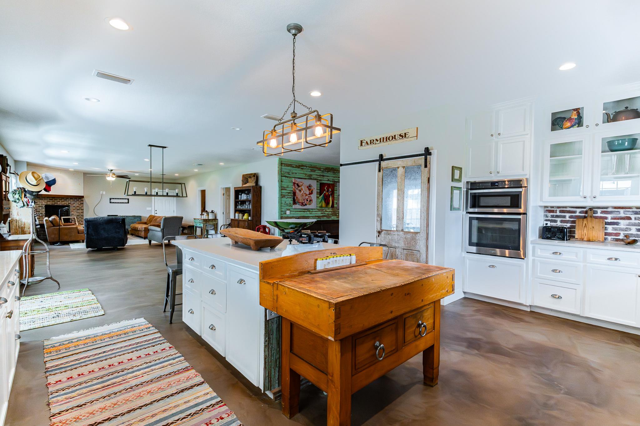 258 Private Road 2006 Schulenburg TX 78956
