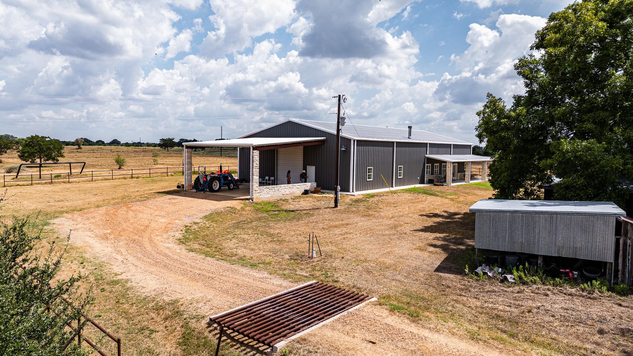 258 Private Road 2006 Schulenburg TX 78956