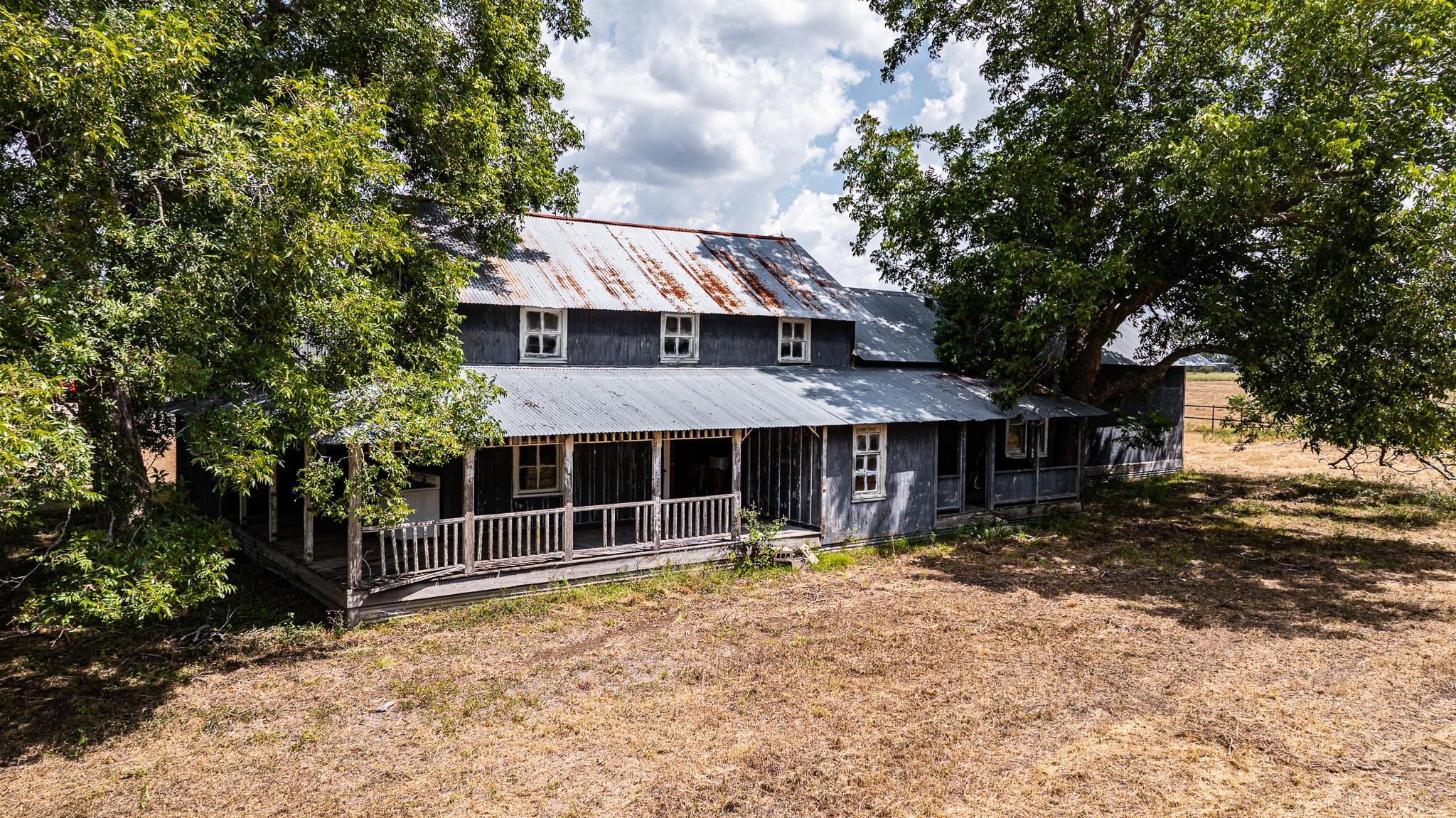 258 Private Road 2006 Schulenburg TX 78956