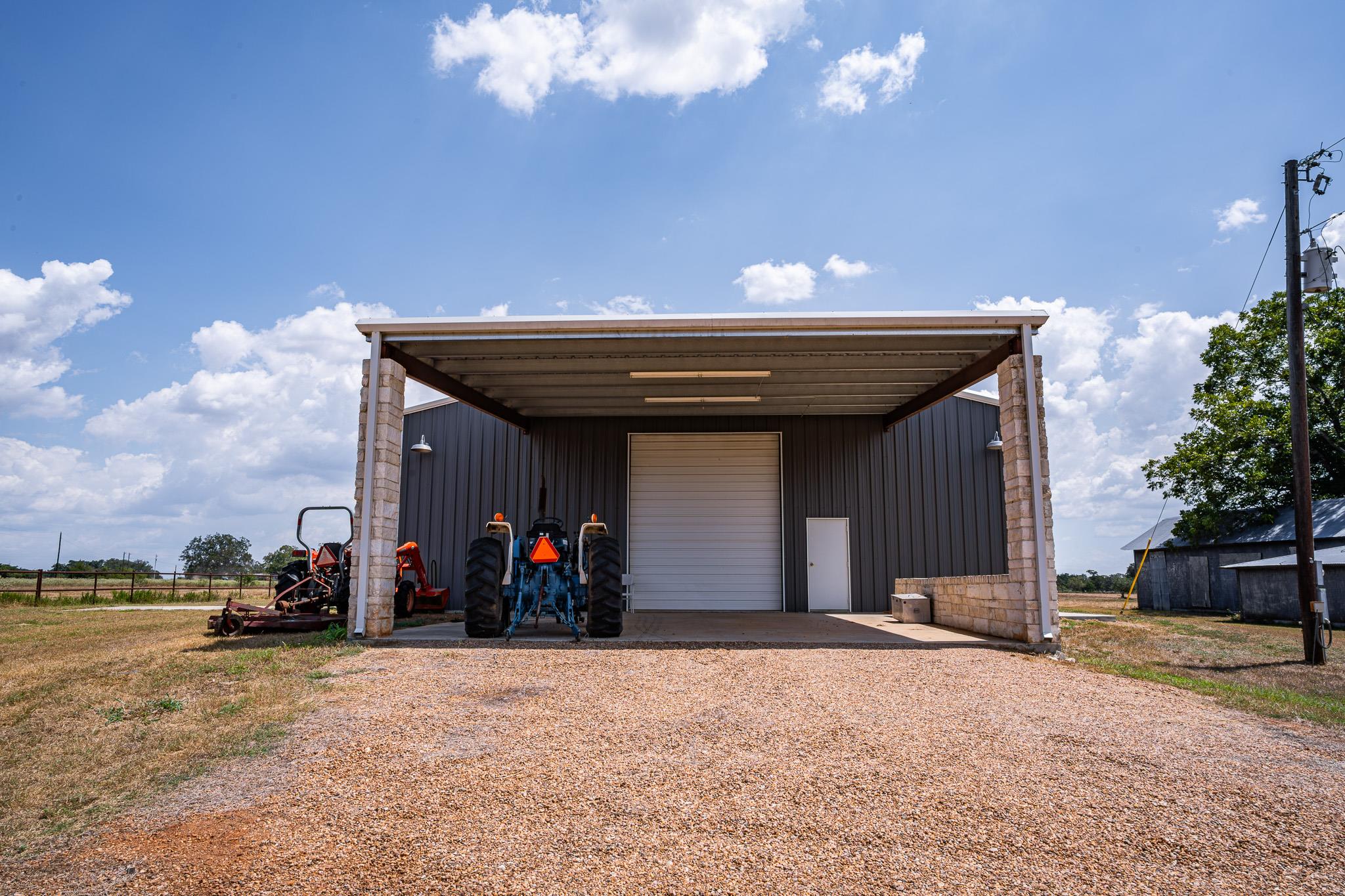 258 Private Road 2006 Schulenburg TX 78956