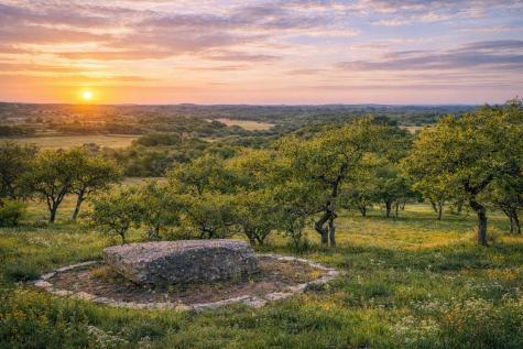 232 Crooked Oak Lane Round Mountain TX 78663