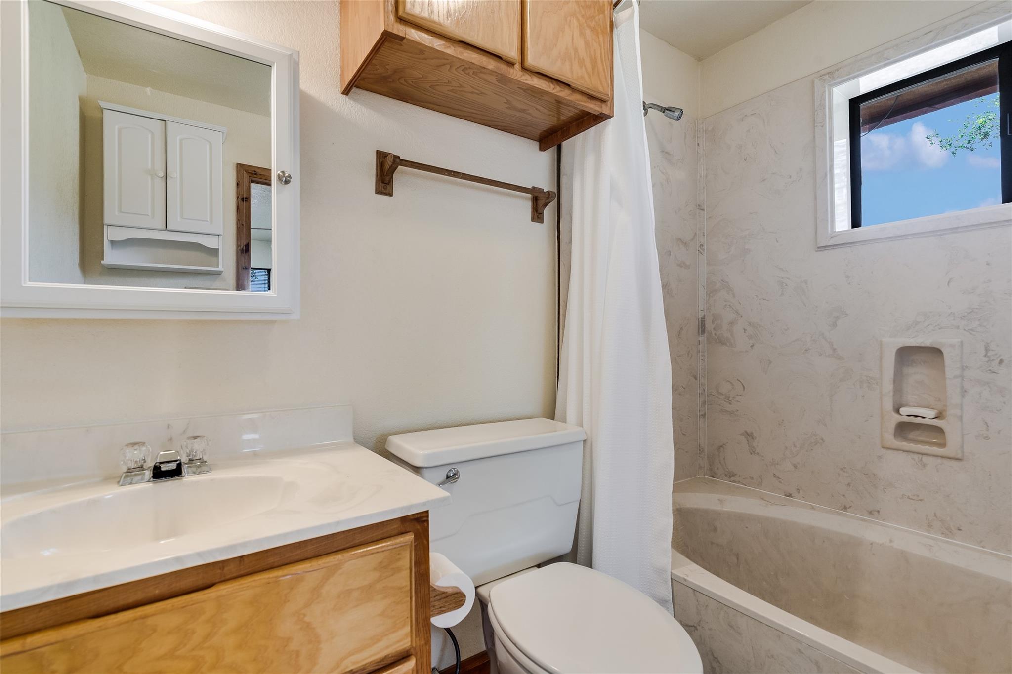 199 Middleton Road Spicewood TX 78669