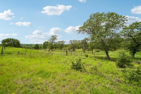 1213 Park Road 1c Smithville TX 78957