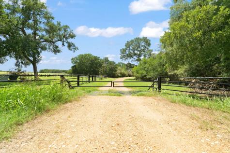 1010 Saint Delight Road Paige TX 78659