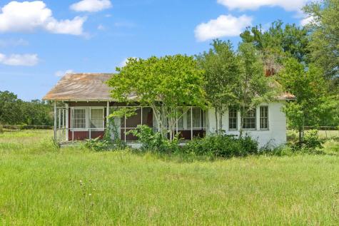 1010 Saint Delight Road Paige TX 78659