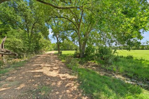 1010 Saint Delight Road Paige TX 78659
