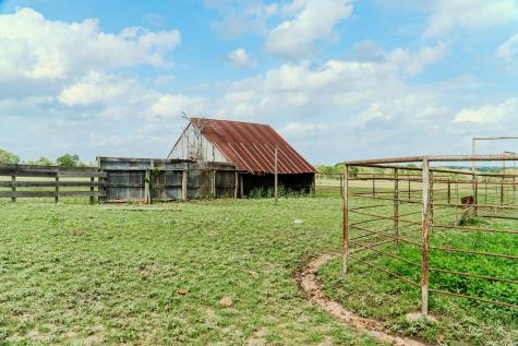 2745 Holub Road Schulenburg TX 78956