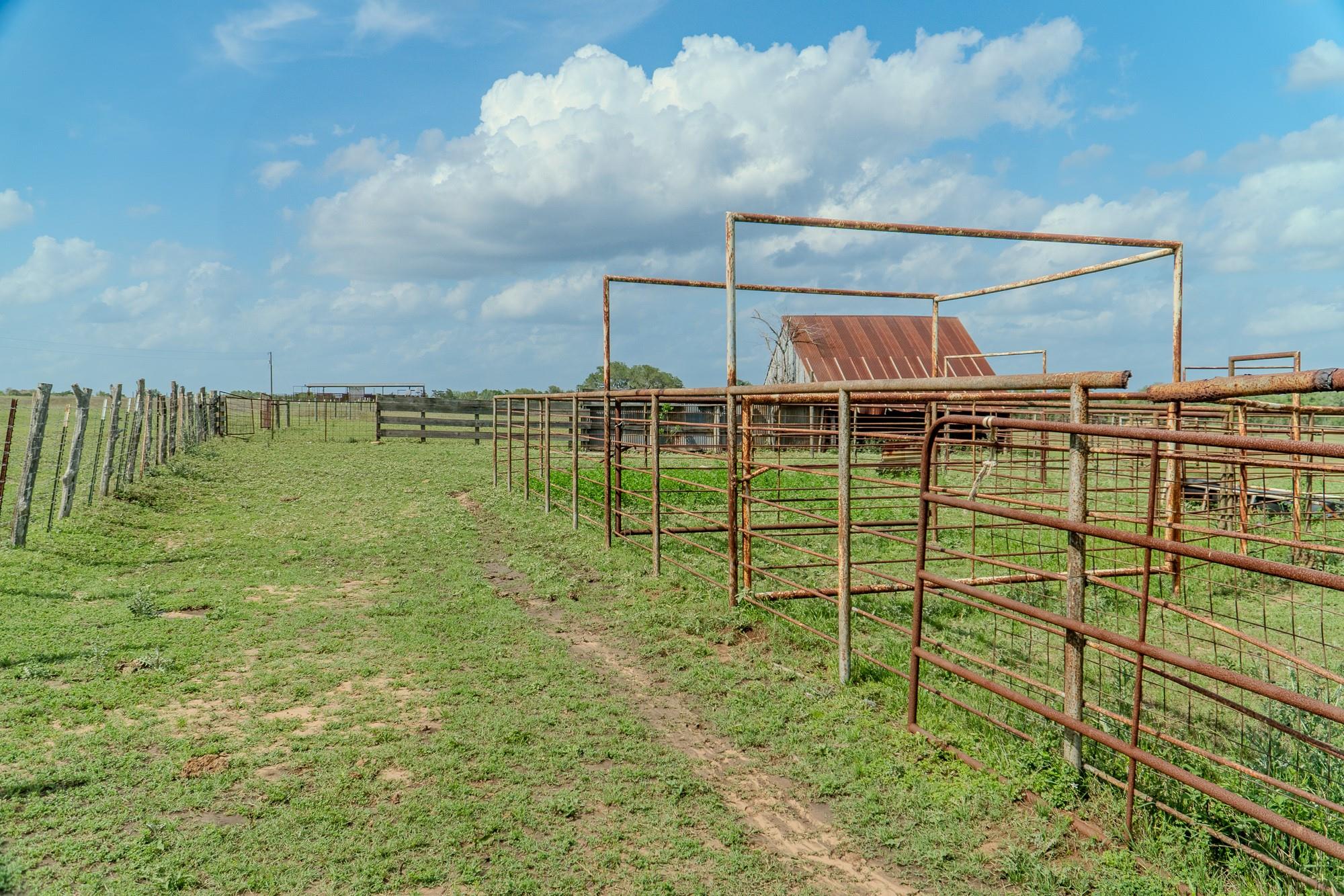 2745 Holub Road Schulenburg TX 78956