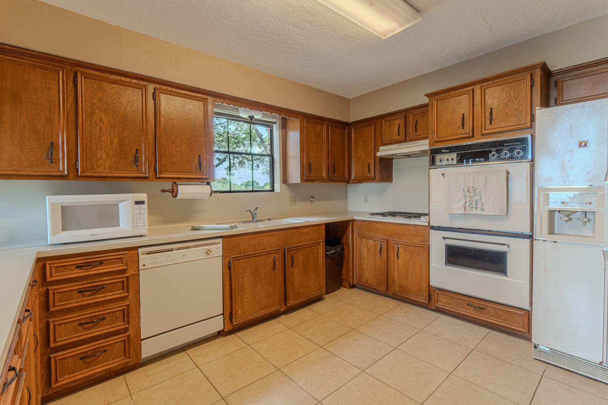 2745 Holub Road Schulenburg TX 78956