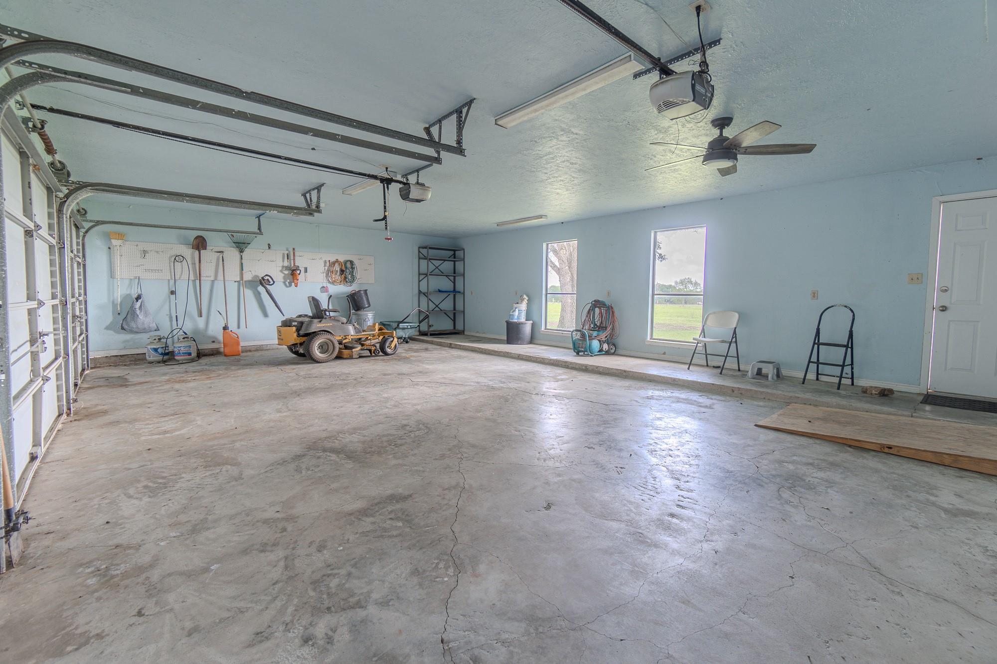 2745 Holub Road Schulenburg TX 78956