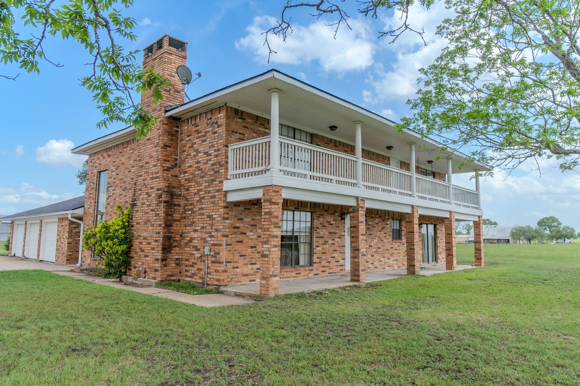 2745 Holub Road Schulenburg TX 78956