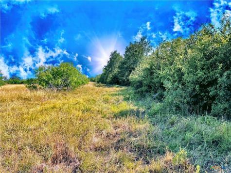 5350 Soda Springs Road Luling TX 78648