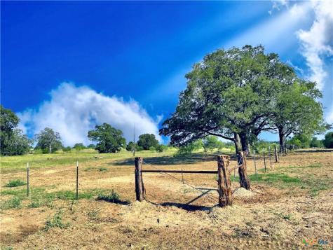 5350 Soda Springs Road Luling TX 78648